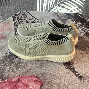 Tiosebon Slip-On Walking Sneakers | Size 39W | Lightweight Mesh Comfort Shoes
